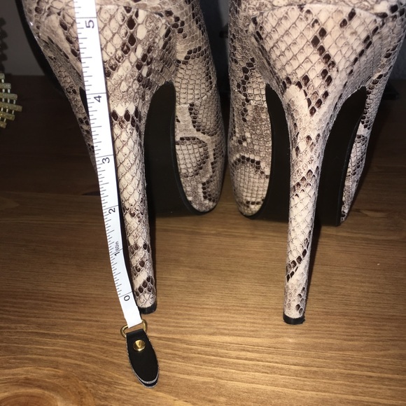 Steve Madden DEJAVU Natural Snake Heel 👠 - Picture 4 of 5